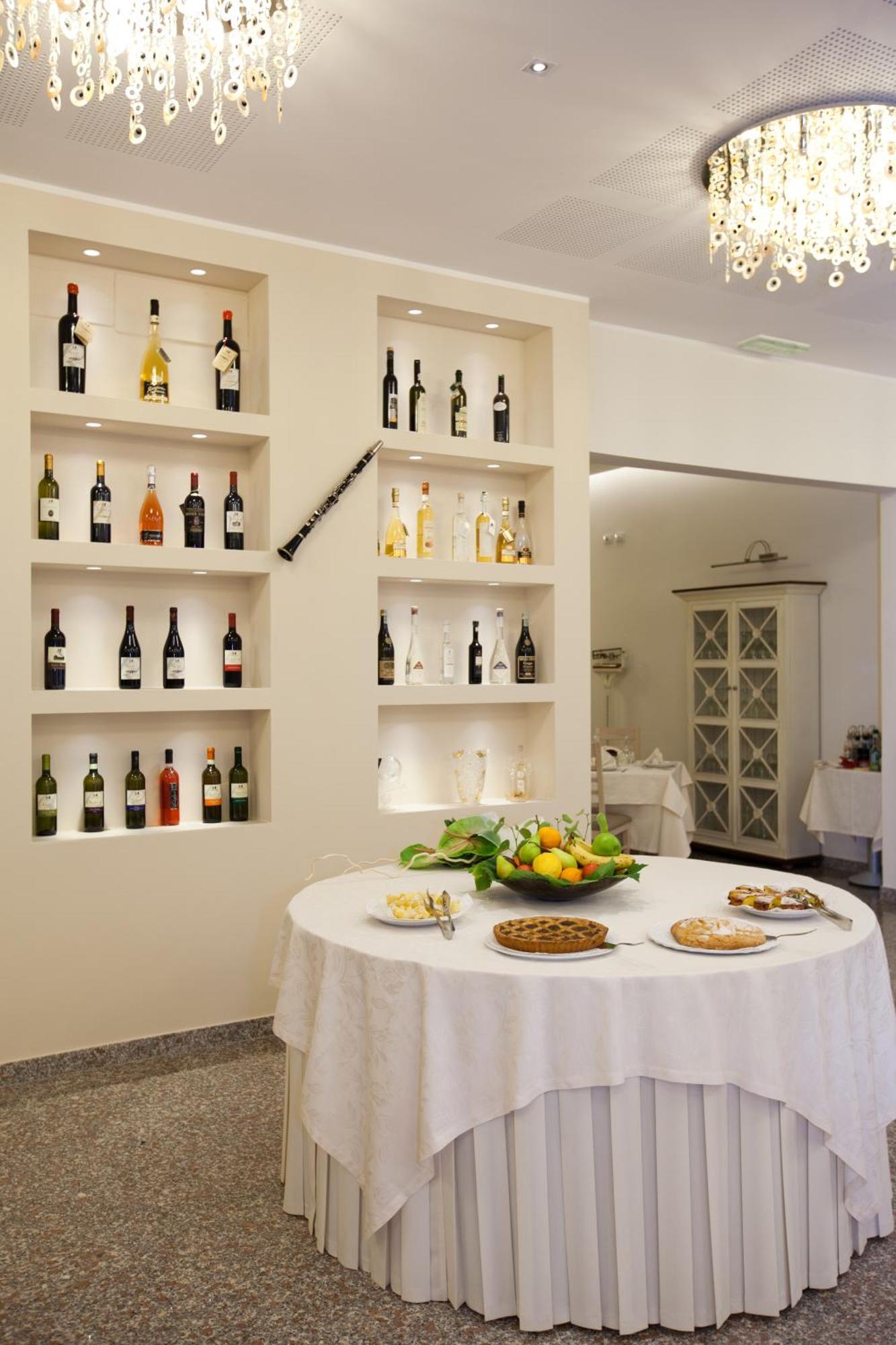 Hotel Ristorante Cesare Савиняно сул Рубиконе Екстериор снимка